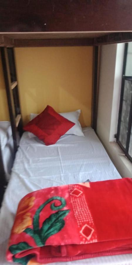 พาราณสี พาราไดซ์ Hotel ภายนอก รูปภาพ